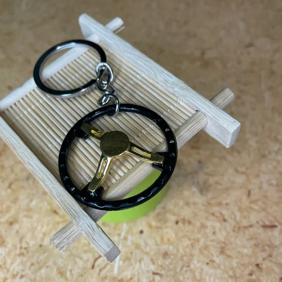 Black and Gold Steering Wheel Keychain - Picture 3 of 3